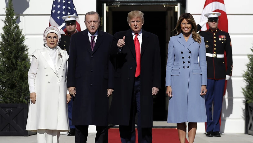 "Familienfoto" vor dem Weissen Haus. Von links: Emine und Recep Tayyip Erdogan, Donald und Melania Trump.