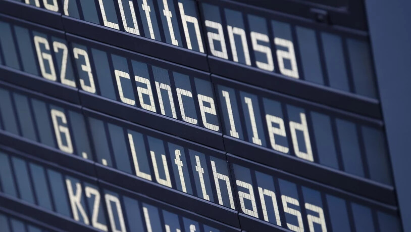 Die Schlichtung bei Lufthansa mit den Flugbegleitern gestaltet sich schwierig - eine umfassende Neuregelung sämtlicher Belange wird es nicht geben; nun streiten die Parteien jeweils um Einzelpunkte. (Archivbild)