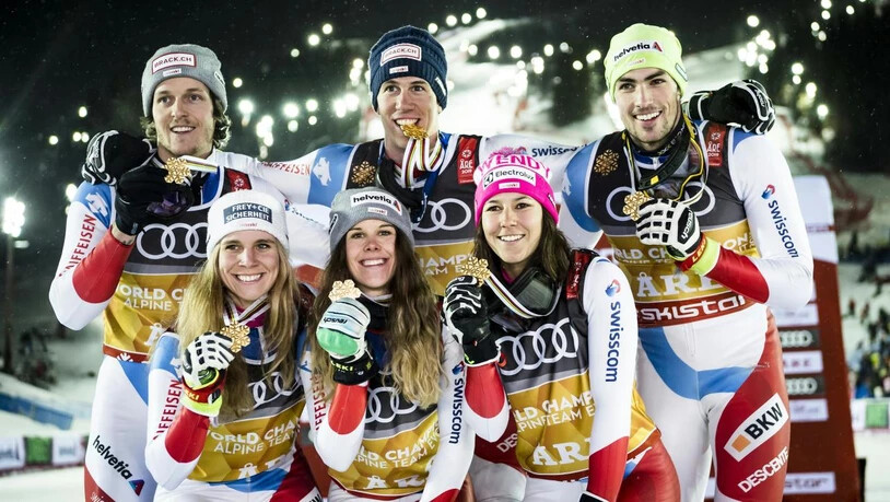 Nominierte Team: Das alpine Ski-Team mit Sandro Simonet, Andrea Ellenberger, Aline Danioth, Ramon Zenhäusern, Wendy Holdener und Daniel Yule (von links) gewann im Teamwettkampf ein Jahr nach dem Olympiasieg auch an den Weltmeisterschaften in Are Gold