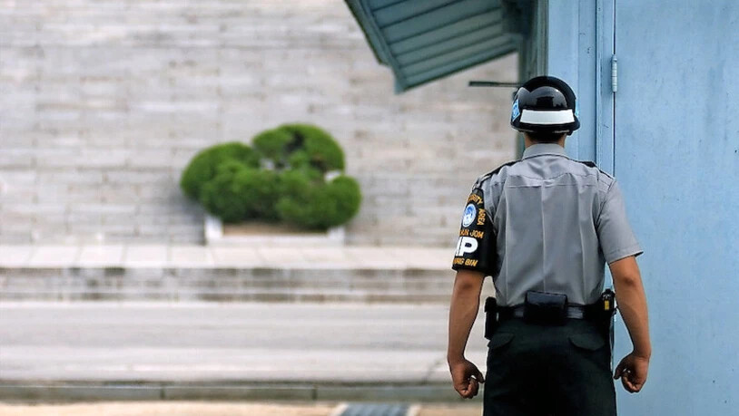 Angespannte Lage: Die Grenze zwischen Nord- und Südkorea wird auch von Schweizer Offizieren überwacht; ihr hauptsächlicher Arbeitsort ist die gemeinsame Sicherheitszone Panmunjeom mit ihren blauen Baracken. 