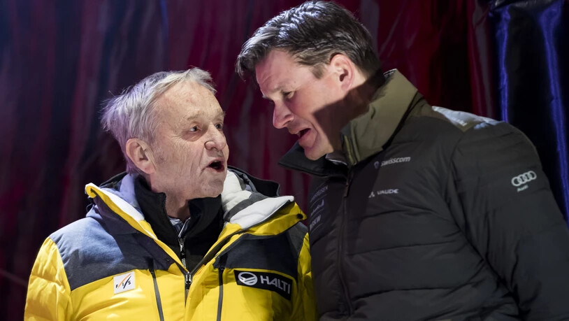 FIS-Präsident Gian Franco Kasper (links) und Swiss-Ski-Präsident Urs Lehmann anlässlich einer Medaillenvergabe an der alpinen Ski-WM im Februar 2019 in Are