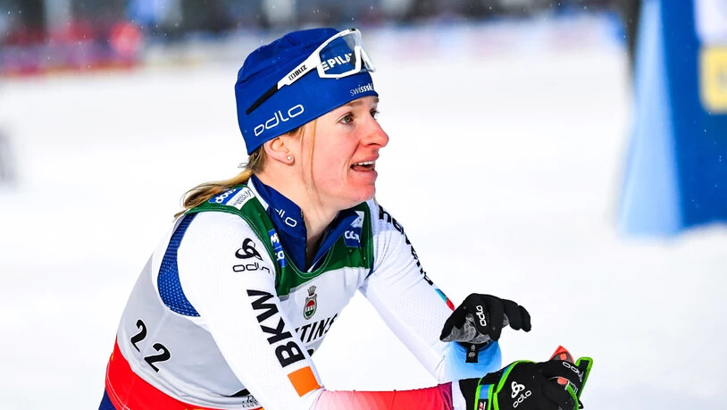 Nadine Fähndrich ausgepumpt im Ziel.