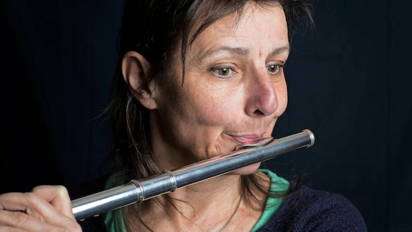 Musikalisches Multitalent: Catherine Fritschi beherrscht mehrere Instrumente – im Konzert braucht sie aber vor allem ihre tiefe Stimme. 