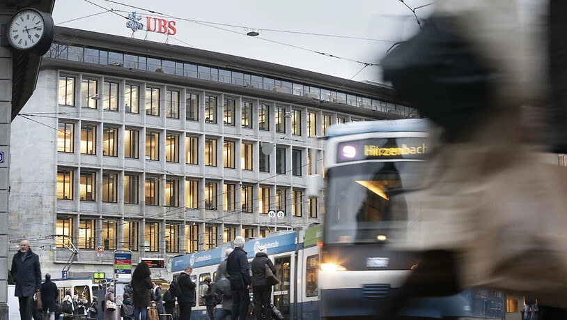 Sollen Unternehmen wie die UBS die im Ausland gegen sie verhängten Bussen hierzulande von den Steuern abziehen dürfen? Das Parlament ist sich in dieser Frage seit Jahren uneins. (Archivbild)