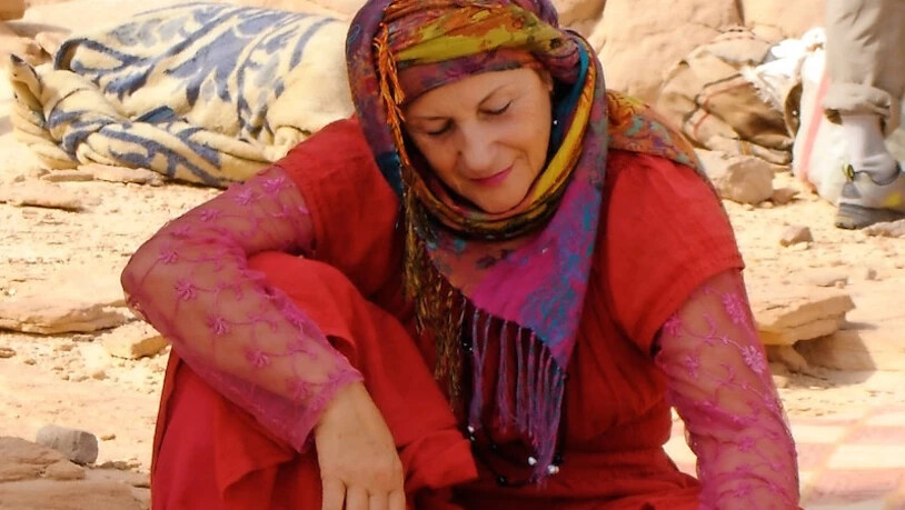Zwei Welten: Elvana Inderganz lebt rund neun Monate im Jahr im Süd-Sinai. Kurz vor Weihnachten kommt sie ins Glarnerland zurück – und präsentiert ihr neues Buch.