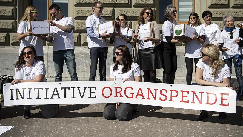Das Jeune Chambre Internationale (JCI) hat Mitte März 2019 die Volksinitiative "Organspende fördern-Leben retten" mit rund 145'000 Unterschriften eingereicht. (Archivbild)