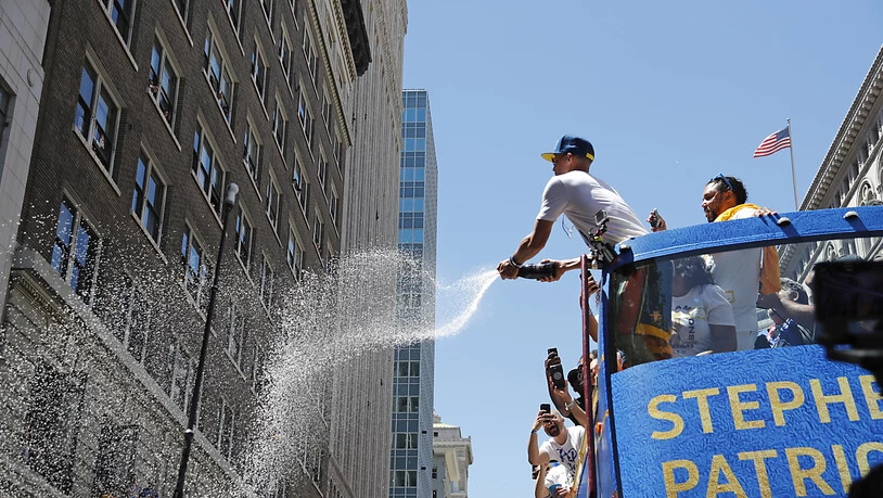Die Goldenen Jahre: Im Juni 2018 feiern Stephen Curry und seine Teamkollegen in den Strassen von Oakland den dritten Titel in vier Jahren