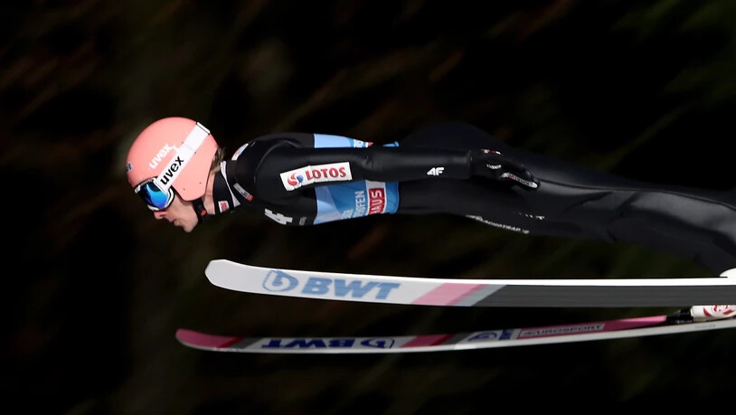Dawid Kubacki segelt auf die Bestweite des 1. Durchgangs.