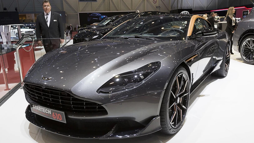 Der vor allem aus James-Bond-Filmen bekannte Sportwagenhersteller Aston Martin Lagonda findet nicht aus der Krise. Wegen hoher Kosten für Werbung und Marketing erleidet die britische Luxusmarke einen Gewinnrückgang. (Archiv)