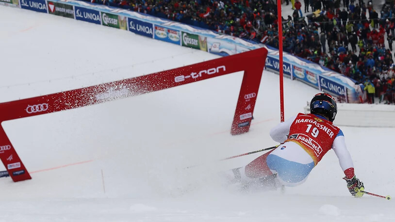 Loïc Meillard im Dezember 2018 kurz vor dem Ziel des Weltcup-Slaloms in Saalbach-Hinterglemm