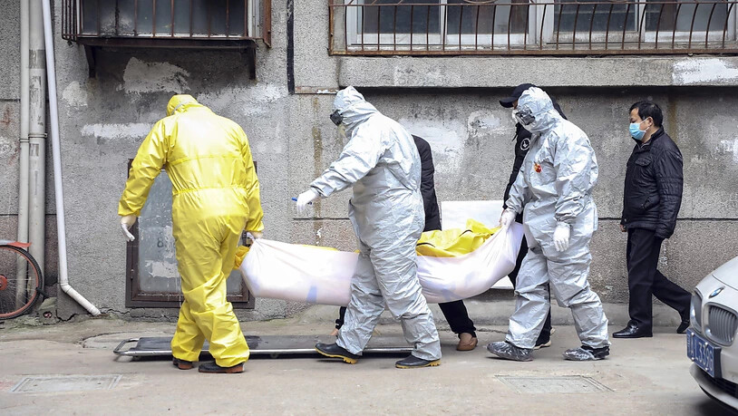 In der vom Coronavirus stark betroffenen chinesischen Stadt Wuhan sterben immer mehr Menschen an der Krankheit.