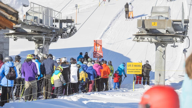 Das schöne Wetter lockte zahlreiche Wintersportler in die Bündner Skigebiete – hier am Heinzenberg am 26. Dezember.