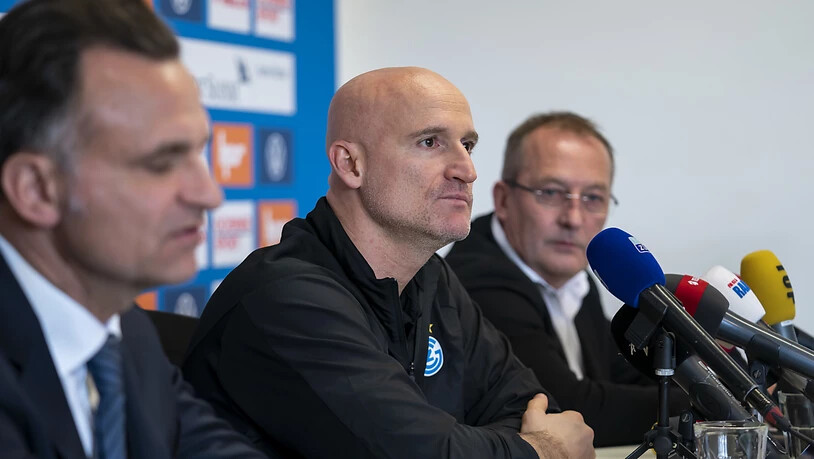 Goran Djuricin und Sportchef Fredy Bickel (im Hintergrund) kennen sich bereits aus gemeinsamer Zeit bei Rapid Wien