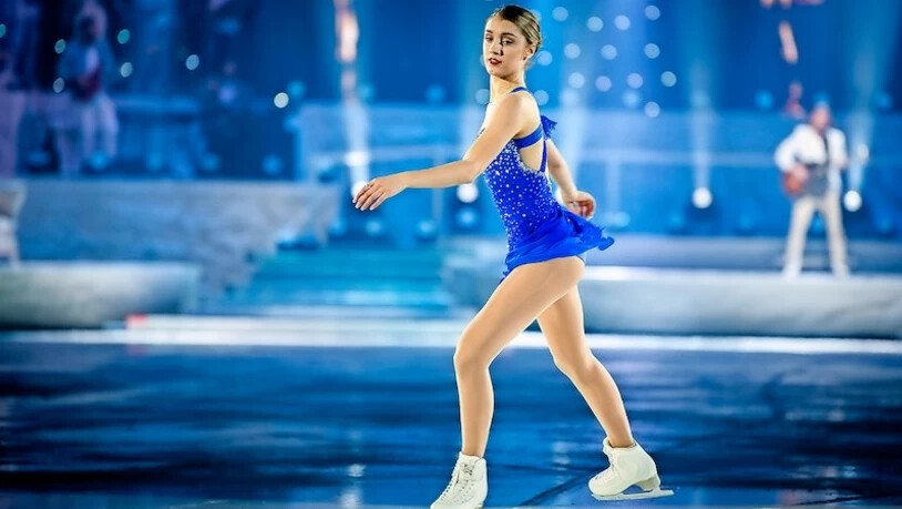 «I’d Sing For You»: Alexia Paganini gibt ihr Debut  bei «Art on Ice» zur Musik von Bastian Baker.