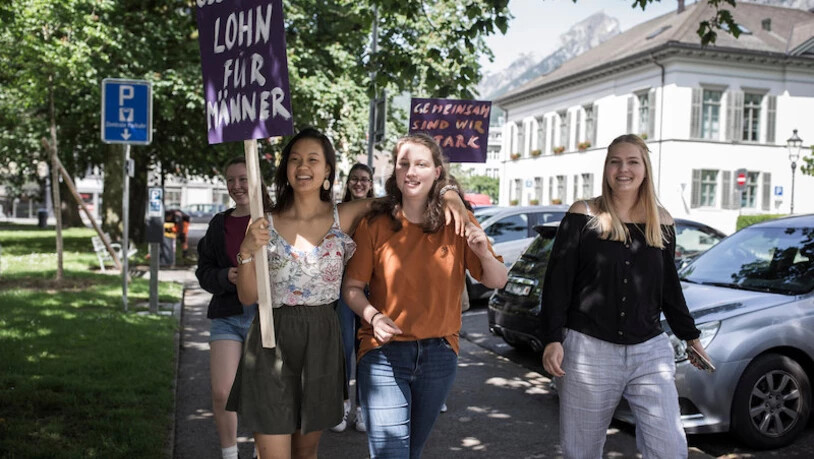 Gleicher Lohn: Schon eine Forderung am Frauenstreik letztes Jahr. 
