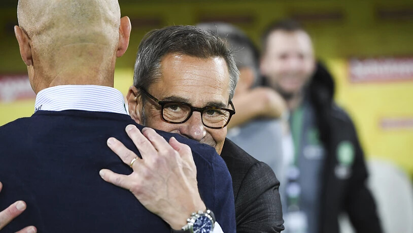 Fussball kann so schön sein: St. Gallens Präsident Matthias Hüppi freut sich mit Trainer Peter Zeidler