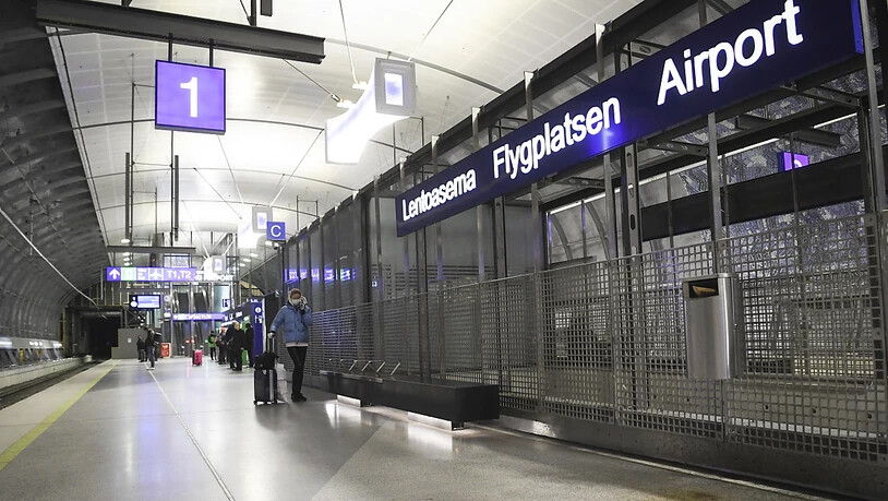 Der Passagiereinbruch bringt auch die Finnair in Nöten - im Bild der fast menschenleere Flughafen Helsinki.