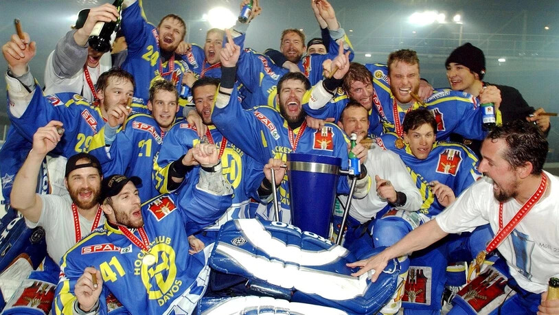 Das Davoser Meisterteam 2002 – gespickt mit Legenden des Schweizer Eishockeys.
