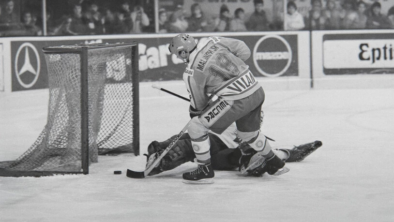 Arosa-Stürmer Merlin Malinowski am 14. Januar 1986 im Spiel gegen den EHC Olten