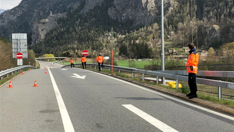Auf der A13 Rothenbrunnen suchte die Kantonspolizei Graubünden das Gespräch mit Ausflüglerinnen und Ausflüglern. 