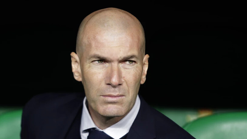 Zinédine Zidane und andere Fussballgrössen applaudieren für das Gesundheitspersonal