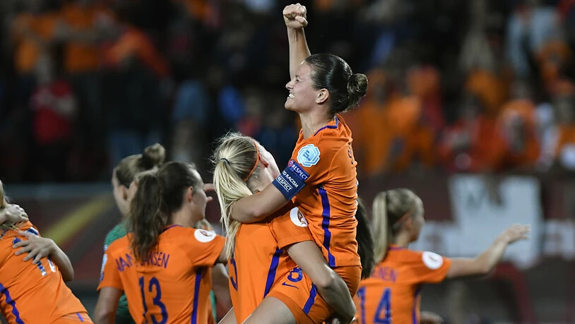 Die niederländische Nationalmannschaft mit Sherida Spitse kann erst 2022 seinen EM-Titel verteidigen