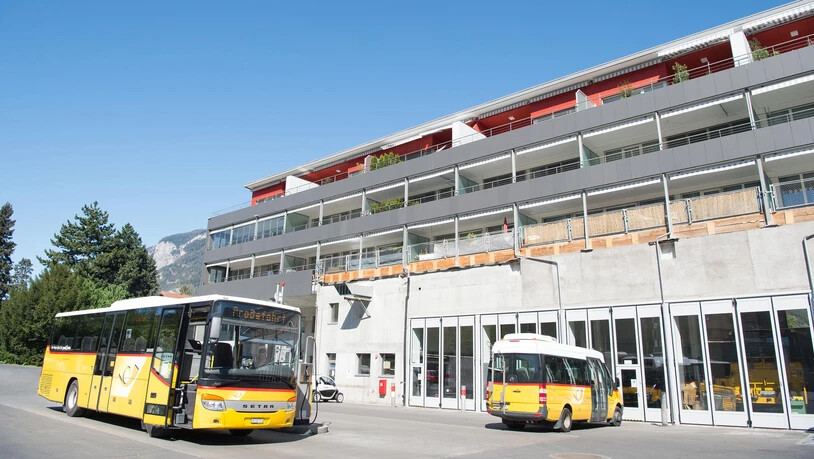 Die Baubewilligung für den Wiederaufbau der abgebrannten Postautostation in Chur liegt vor.