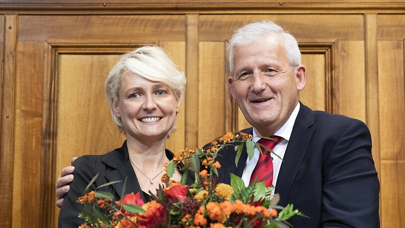 Nationalratspräsidentin Isabelle Moret (FDP/VD) und Ständeratspräsident Hans Stöckli (SP/BE) nach ihrer Wahl Anfang Dezember 2019. (Archivbild)