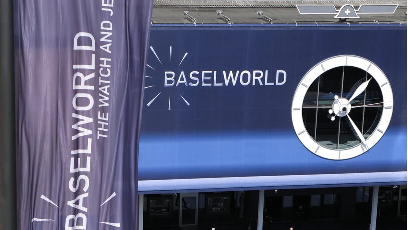 Die Uhrenmesse Baselworld wird es in ihrer alten Form nicht mehr geben. Gemeinsam mit Händlern und den rund 600 Ausstellern sucht Messechef Michel Loris-Melikoff nach einem neuen Format. (Archivbild)