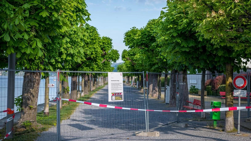 Weg mit den Absperrgittern: Die Seepromenade ist demnächst wieder zugänglich.