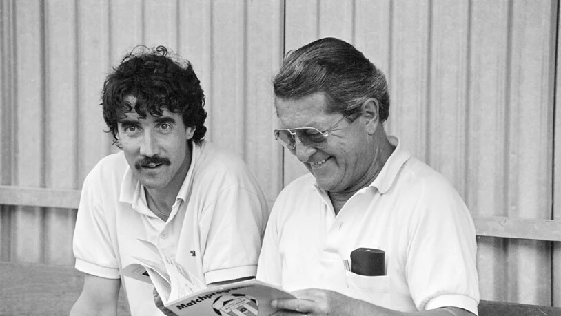 1989 war Yves Débonnaire (links) der 32-jährige Jung-Trainer des FC Sion. Neben ihm der damalige Sittener Präsident André Luisier