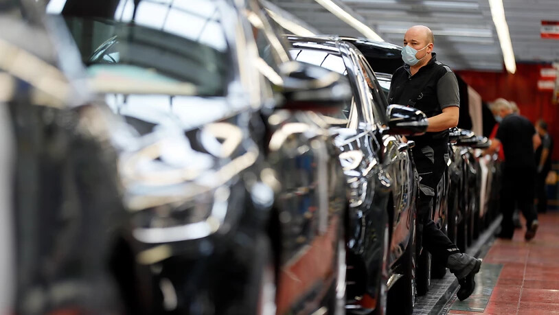 Sollen - zumindest in der ihrer Produktion - CO2-neutral werden: Die Autos von Daimler. (Archivbild)