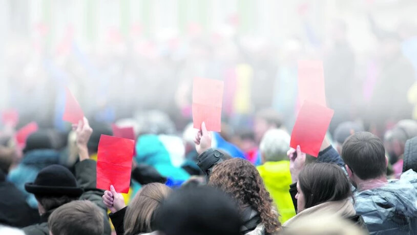 Volle Traktandenliste: Viele der Covid-19-Verordnungen müssen noch dem Landrat und der Landsgemeinde vorgelegt werden. Archivbild