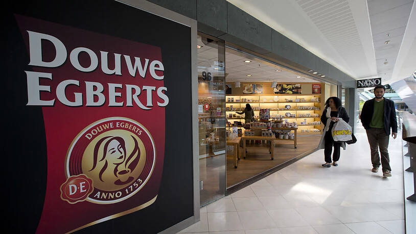 Die Jacobs-Kaffeeholding JDE Peet's, zu der auch die Kaffeekette Douwe Egberts gehört, hat beim Börsengang in Amsterdam 2,3 Milliarden Euro eingesammelt.(Archivbild)