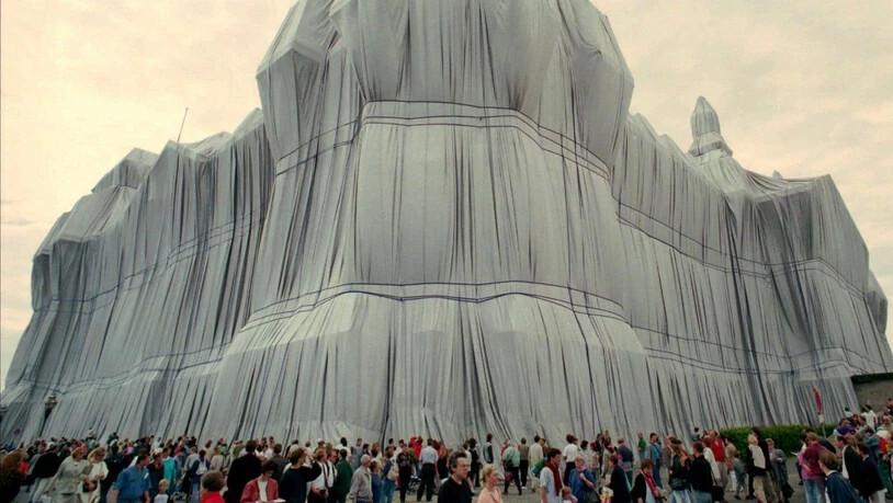1995 verpackte Christo den Reichstag in Berlin. (Archivbild)