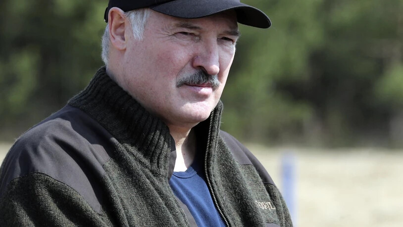 Alexander Lukaschenko , langjähriger Präsident von Weissrussland, hat die Regierung aufgelöst. Er hat damit den Weg für die Neuwahlen am 9. August geebnet. (Archivbild)