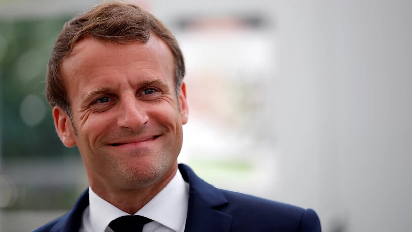 Versucht, Zuversicht auszustrahlen: der französische Präsident Macron macht plötzlich Tempo bei der Lockerung der mit dem Coronavirus begründeten Einschränkungen des öffentlichen Lebens. Das dürfte vor allem die Menschen in Paris freuen.