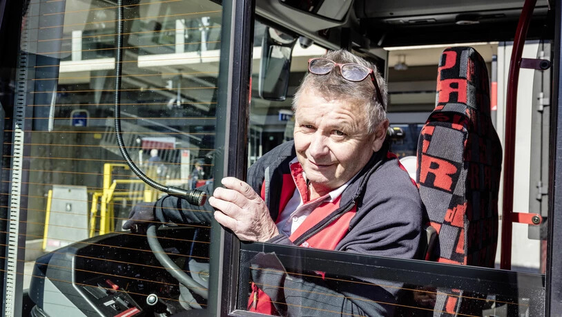 In Churer Bussen dürfen Fahrgäste ihre Billette wieder beim Chauffeur kaufen.