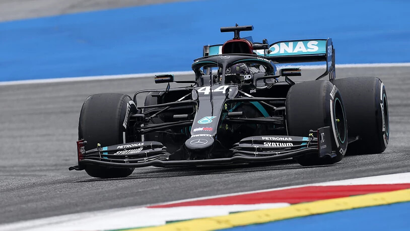 Weltmeister Lewis Hamilton gab in seinem schwarz lackierten Mercedes am ersten Trainingstag für den Grand Prix von Österreich bereits wieder den Ton an