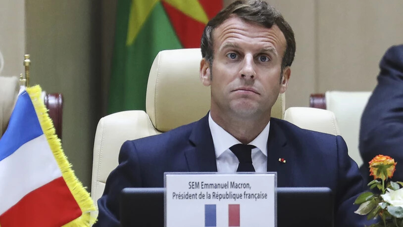 Frankreichs Präsident Macron hatte jüngst erklärt, dass er eine Regierung der Mission und der Einheit wolle, die seine Politik des Wiederaufbaus des Landes umsetze. Foto: Ludovic Marin/POOL AFP/AP/dpa