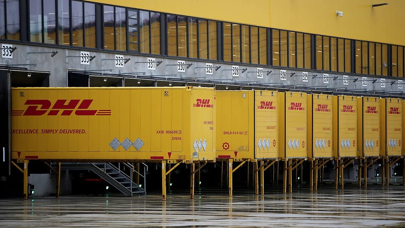 Der deutsche Logistik-Konzern DHL will bedingt durch die Corona-Pandemie 2200 Stellen abbauen. (Archivbild)