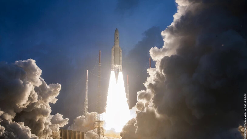 Der Start der europäischen Trägerrakete Ariane 5 auf dem Weltraumbahnhof Kourou ist erneut verschoben worden. (Symbolbild)