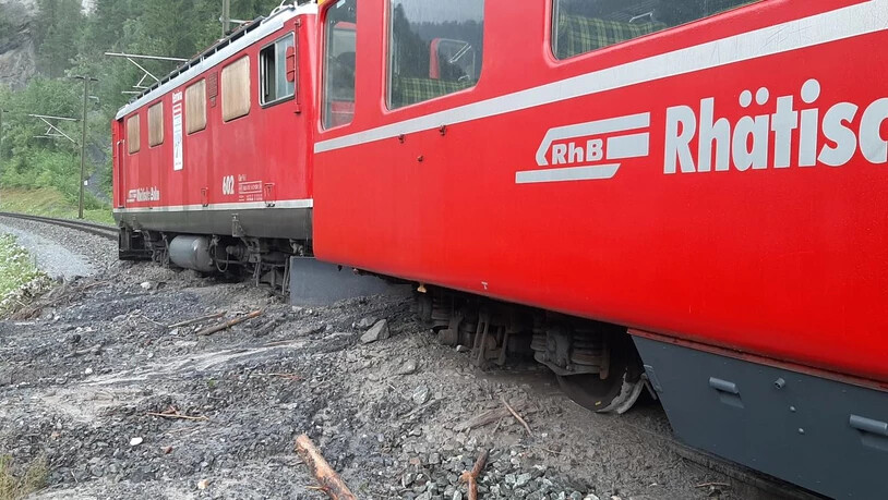 Gestern wurde die RhB-Strecke zwischen Ilanz und Reichenau-Tamins wegen einer Rüfe unterbrochen. 