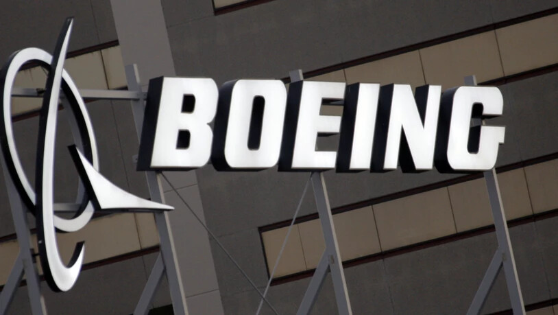 Nach zwei Flugzeugabstürzen mit Boeing-Modellen will die amerikanische Aufsichtsbehörde vier wesentliche Änderungen an der betroffenen Flugzeugserie 737 Max. (Archivbild)