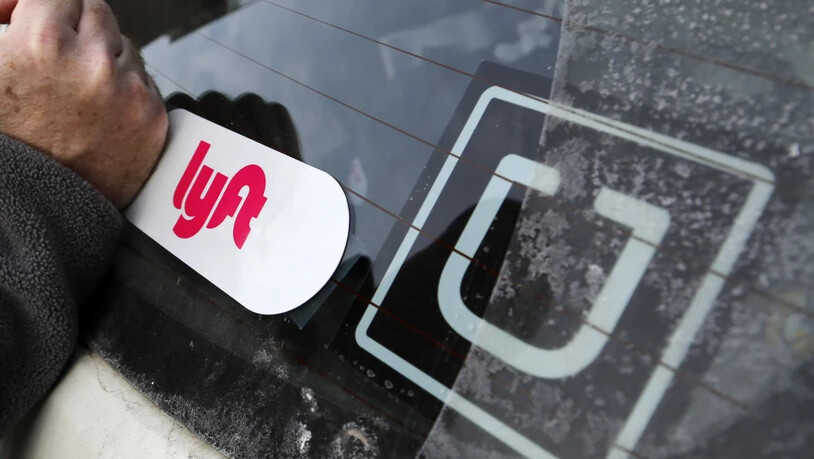 Der Fahrdienstanbieter Lyft, ein Konkurrenz zu Uber, hat im abgelaufenen Geschäftsquartal deutlich weniger Umsatz generiert. (Archivbild)