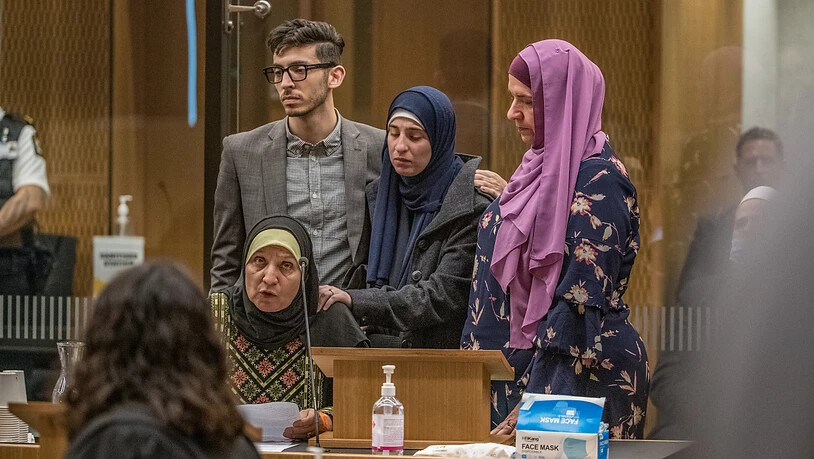 Die Familie von Ata Elayyan, die bei den Moscheeangriffen im März 2019 getötet wurde, vor dem Obersten Gerichtshof. Foto: John Kirk-Anderson/Fairfax/dpa