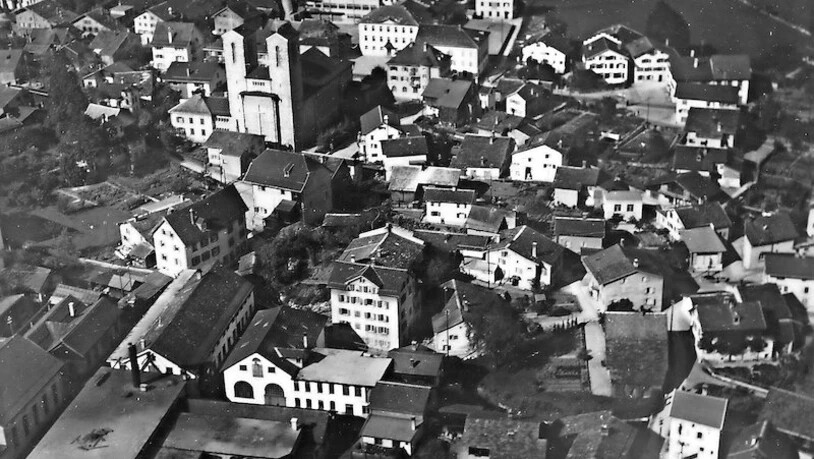 Netstal um 1950: Die Webseite lädt auch zum virtuellen Dorfrundgang ein. Pressebild