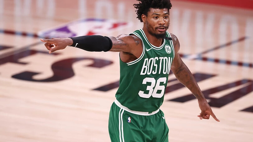 Marcus Smart von den Boston Celtics dirigiert das Spiel.