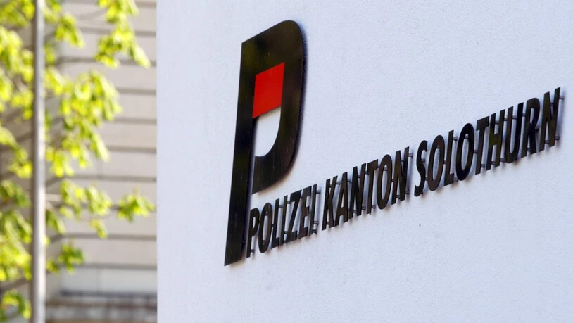 Als die Kantonspolizei Solothurn in Bellach SO erschien, liess die unbekannte Täterschaft ihren Plan fallen, einen Bancomaten zu sprengen. (Symbolbild)