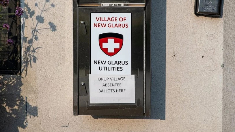Schon heute Abstimmung: Zugeschickte Wahlzettel können vor dem Gemeindehaus in New Glarus eingeworfen werden. 
